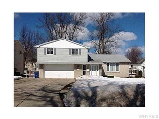 93 Cherrywood Dr, Williamsville, NY 14221