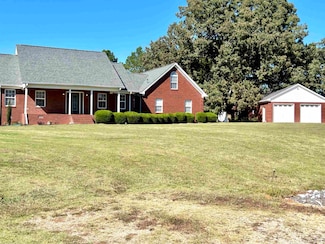 305 Erica Dr, Rogersville, AL 35652