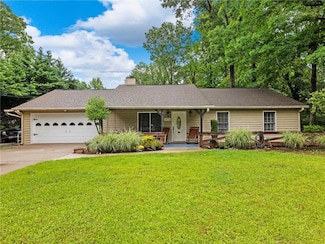 2956 Springlake Dr, Buford, GA 30519