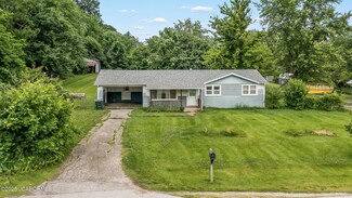 923 Dixie Ave, Fulton, MO 65251
