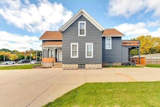 7236 W State St, Milwaukee, WI 53213