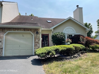 33 Hancock Ln, Manalapan, NJ 07726