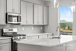 1742 Blanche St, Charlotte, NC 28262