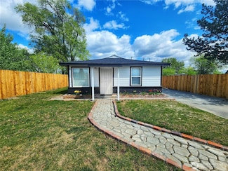 3021 W Peninsula Dr, Moses Lake, WA 98837