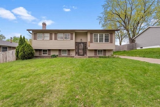 4725 N Harrison St, Davenport, IA 52806