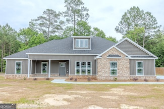 111 Hedge Row, Dublin, GA 31021