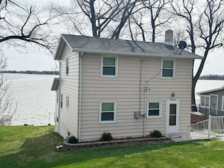 N10532 Howard Ave, Fox Lake, WI 53933