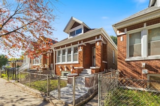 6746 S Honore St, Chicago, IL 60636