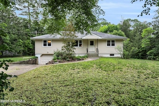 9 Riccis Dr, Jackson, NJ 08527