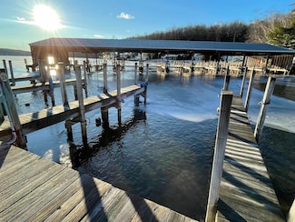 2 Bayshore Dr, Meredith, NH 03253