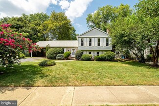 7808 Worthing Ct, Alexandria, VA 22315