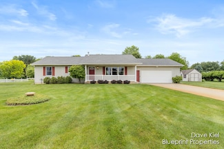 2207 Rozell Dr, Middleville, MI 49333