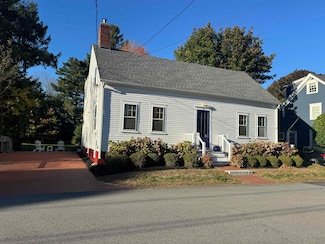 41 Oliver St, New Castle, NH 03854