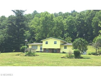 3878 Irish Run Rd SE, Dennison, OH 44621