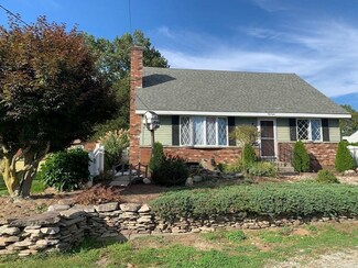 58 Reed St, Chicopee, MA 01020