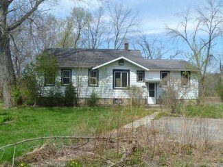 223 South Dr, South Elgin, IL 60177