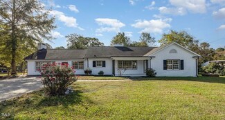 203 W Stewart St, Coats, NC 27521
