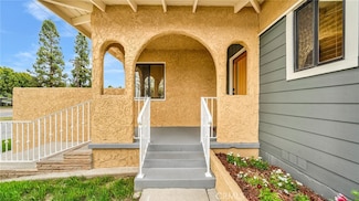 2552 Ostrom Ave, Long Beach, CA 90815