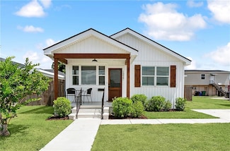 1227 Cook St, Gretna, LA 70053