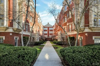 216 N Oak Park Ave Unit 2AA, Oak Park, IL 60302