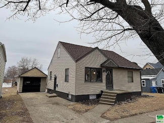 27 4th Ave NE, Le Mars, IA 51031