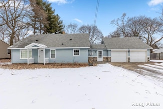 55 Garland St SE, Grand Rapids, MI 49548
