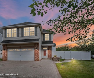 41 Tall Oaks Ct, Old Bridge, NJ 08857