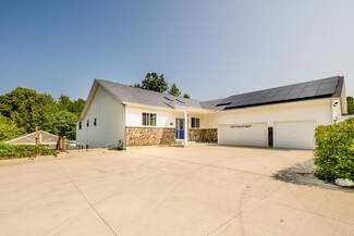 4995 Red Arrow Hwy, Coloma, MI 49038