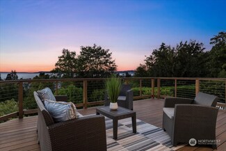 5706 SW Admiral Way, Seattle, WA 98116