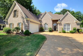 9147 Forest Island Dr S, Collierville, TN 38017