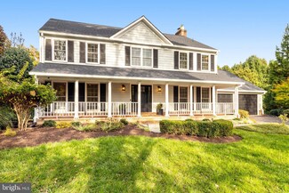 10002 Valley Creek Ln, Vienna, VA 22182