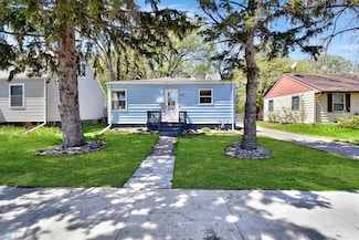 615 16th St N, Moorhead, MN 56560