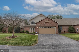 688 Heiden Dr, Hummelstown, PA 17036