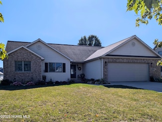 660 Parkside Dr, Wauseon, OH 43567
