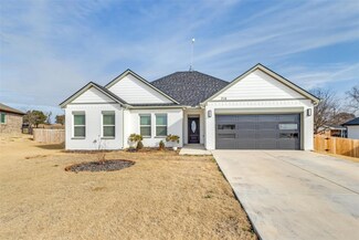 316 Port o Call Dr, Runaway Bay, TX 76426