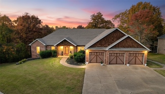 13780 Crazy Horse Dr, Rogers, AR 72758
