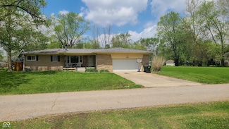 2867 S Oakland Dr, Shelbyville, IN 46176