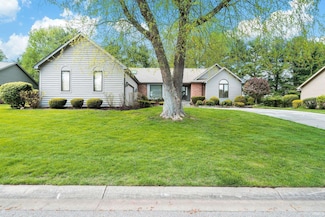 51167 Huntington Ln, Granger, IN 46530