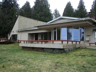 2255 Berry Ln, Point Roberts, WA 98281