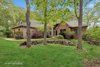 1302 Bradley Ct, Spring Grove, IL 60081