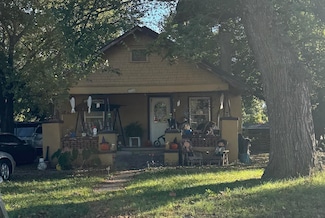 1917 Central Ave, Winfield, KS 67156