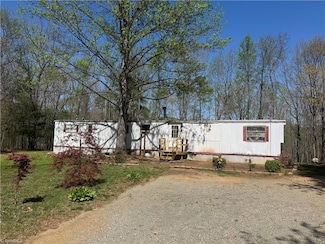 1156 Hg Lewis Rd, Thurmond, NC 28683