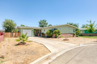 2120 Richard Ave, Sanger, CA 93657