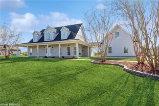 381 Latigue Rd, Westwego, LA 70094