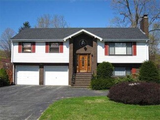 4 Lincoln Terrace, Waltham, MA 02451