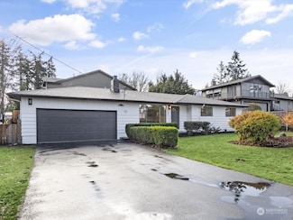 6437 NE 196th St, Kenmore, WA 98028