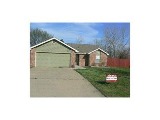 3001 W 30th Ct, Lawrence, KS 66047