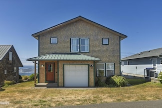 962 SW Waziyata Ave, Waldport, OR 97394