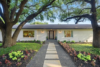 4336 Irvin Simmons Dr, Dallas, TX 75229