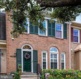6107 Summer Park Ln, Alexandria, VA 22315